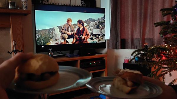Hobbits eating sandwiches